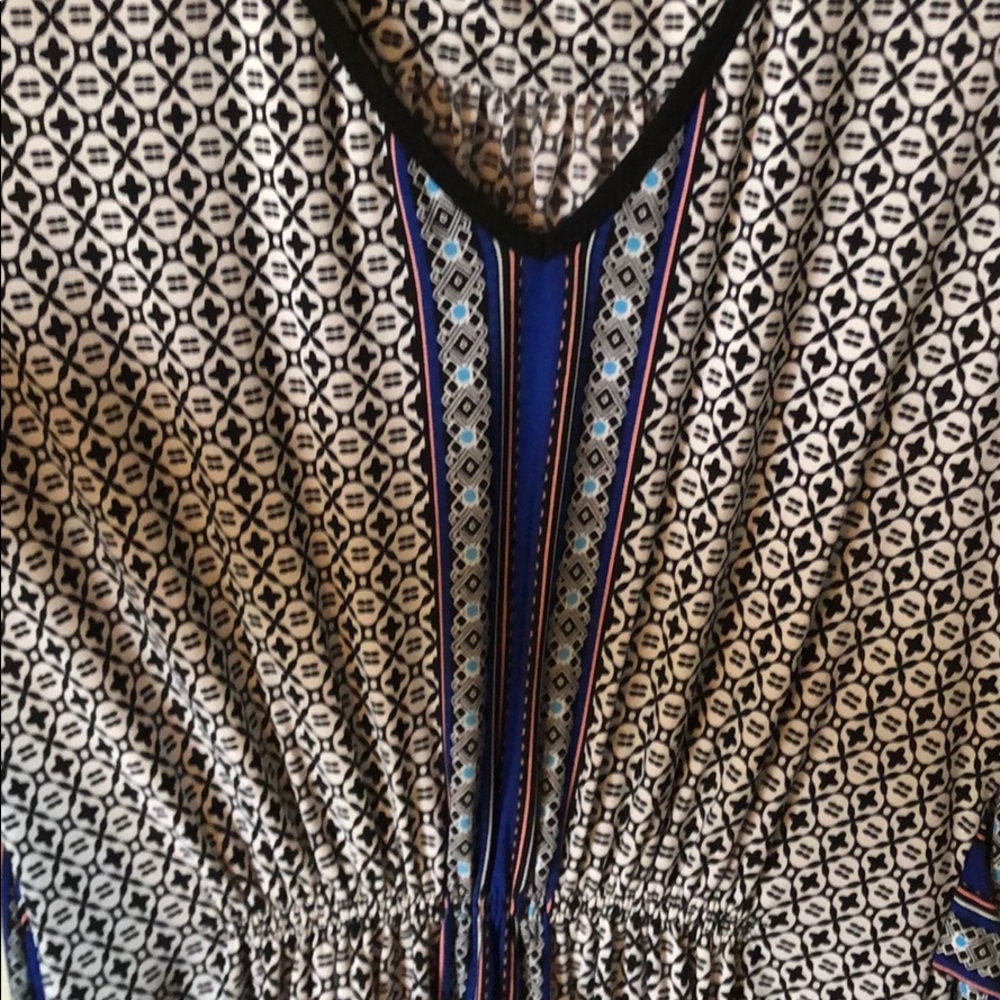 Cute Pattern Dress - Picture 2 of 4
